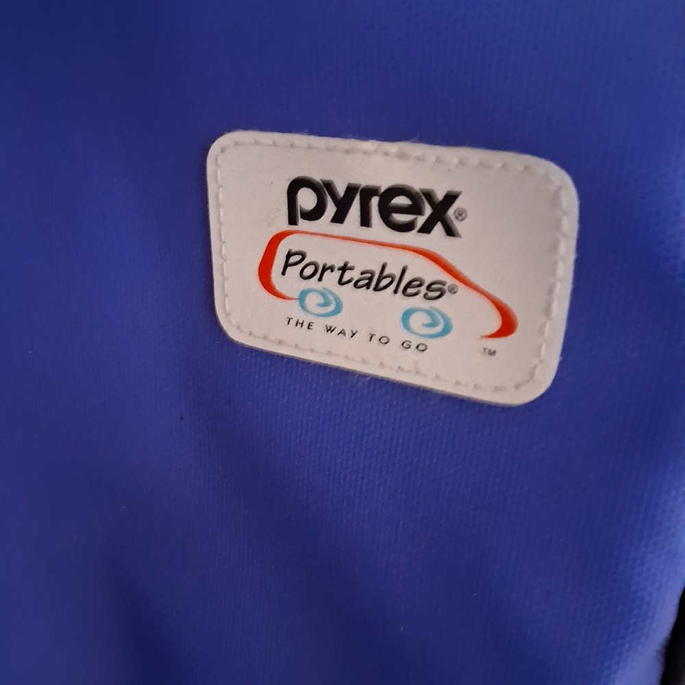 Pyrex Portables Insulated Travel Carrier Bag Blue Black Zippered 16 Inch